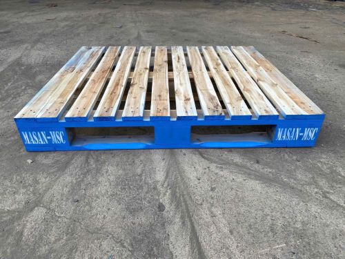 Pallet bán