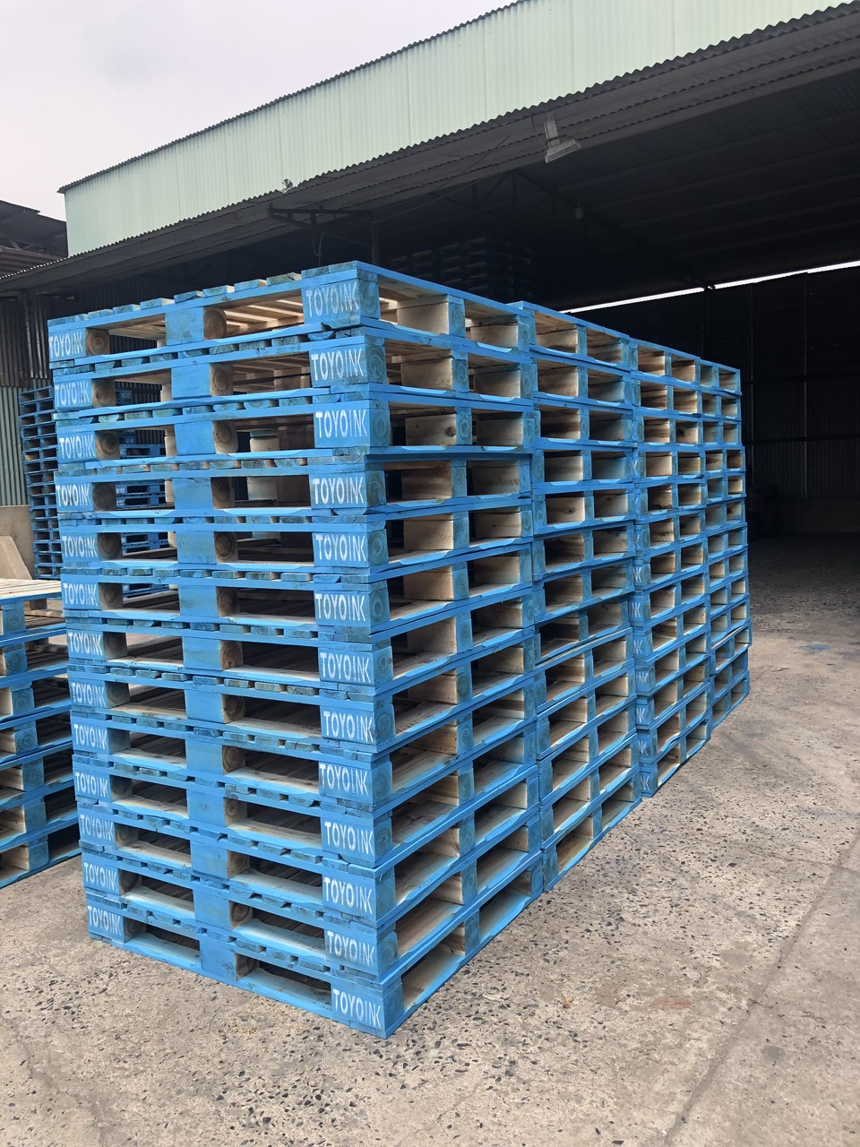 Sửa chữa pallet gỗ