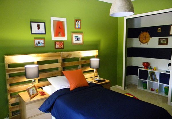 Giường làm bằng pallet gỗ