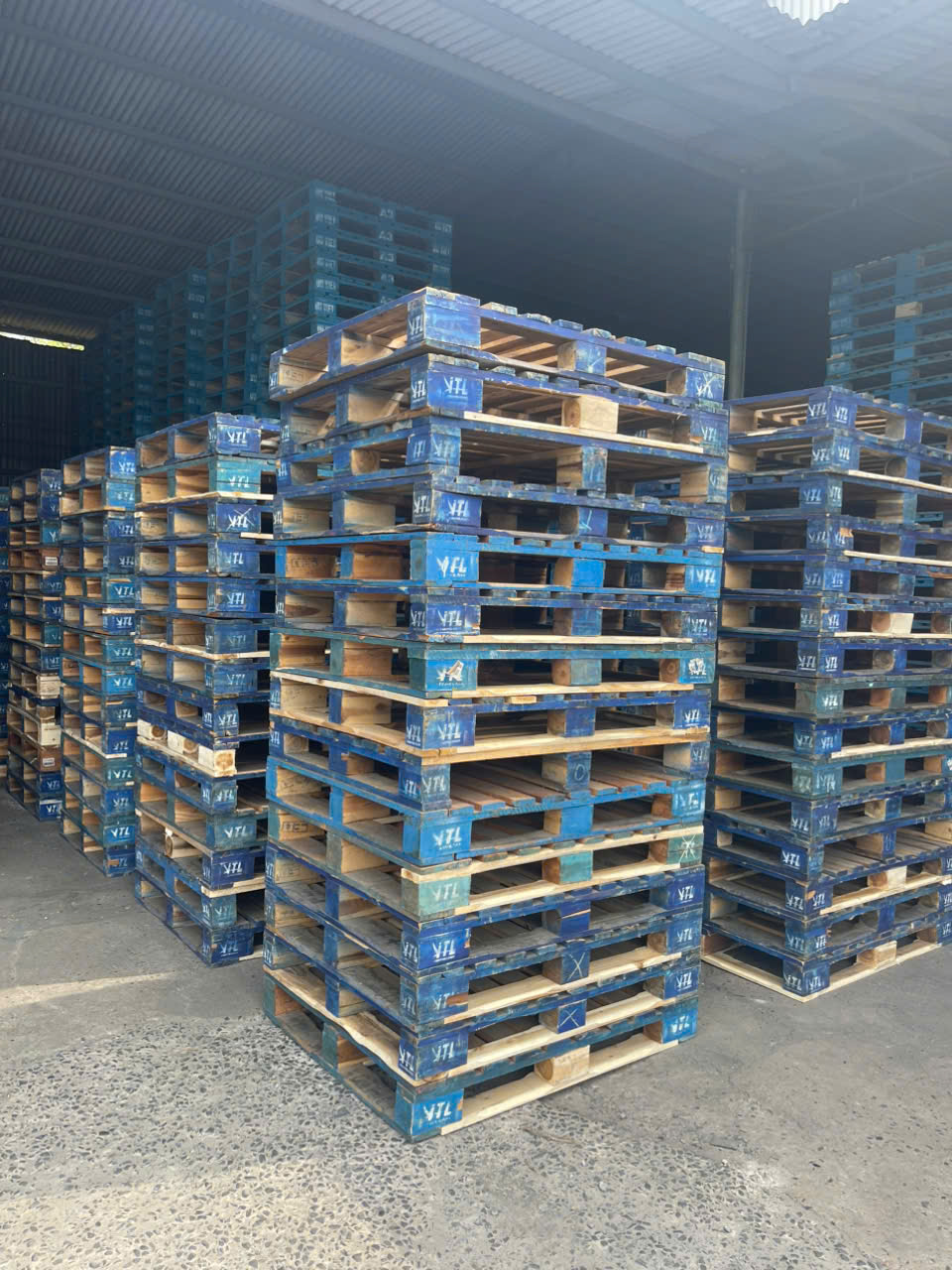 Pallet hoàn thiện sau sửa chữa